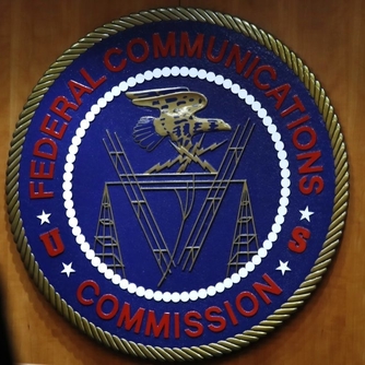FCC backs 5G C-band auction over satellite operators’ private sale