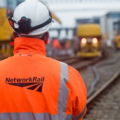 aql partners with Network Rail to build a data “Express Service” between Leeds and Manchester