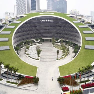 Viettel joins rivals in launching mobile money services