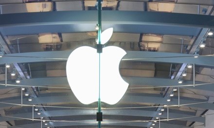 Apple sues Qualcomm for $1bn