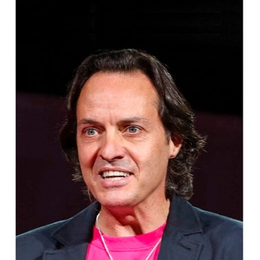T-Mobile US revenues, earnings rise on strong net adds