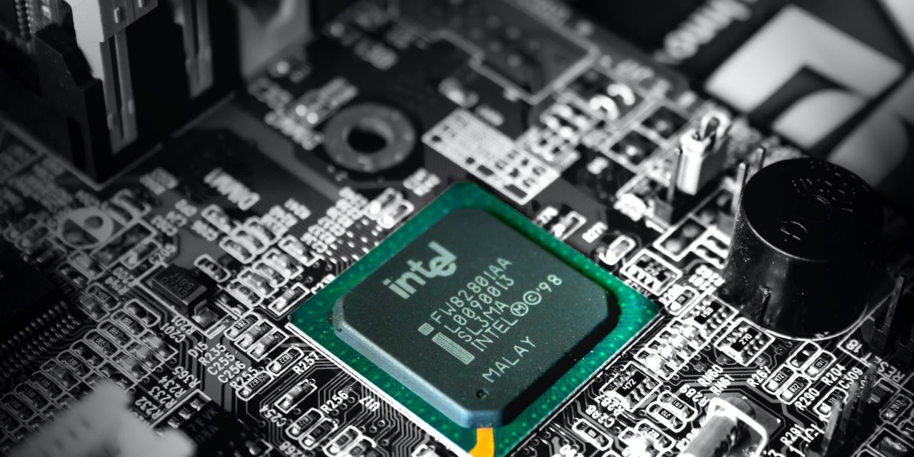 Intel and Ericsson partner on 5G custom chip