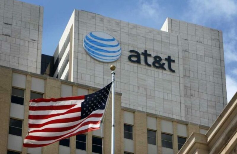 AT&T posts strong showing in Q3, reports nearly 300K fibre adds