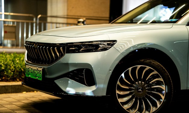 Huawei and Dongfeng sign Chinese EV partnership 