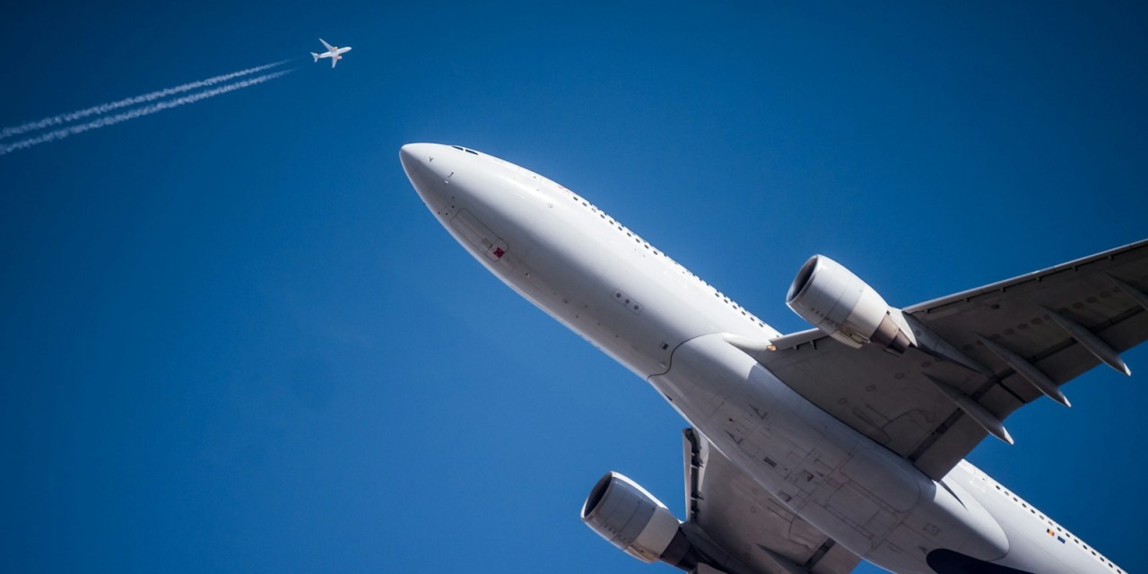 FCC updates spectrum rules to facilitate broadband access on ships and aircraft