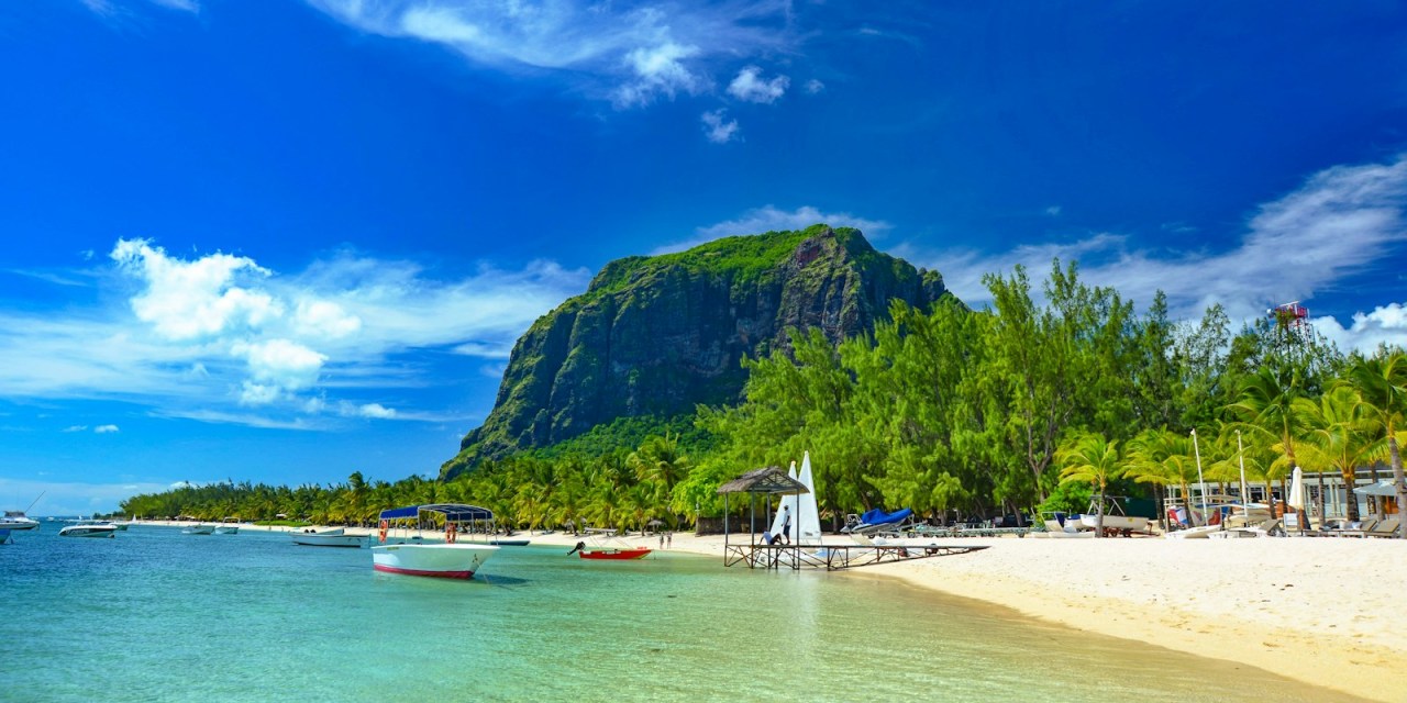 Orange mulls selling its stake in Mauritius Telecom 