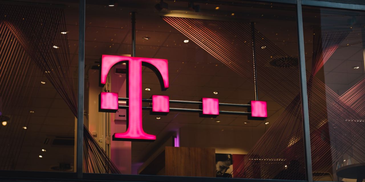 German government sells $2.7 billion stake in Deutsche Telekom 