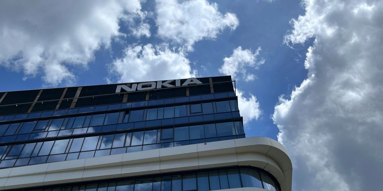 Nokia denies talks with Samsung over network biz sale 