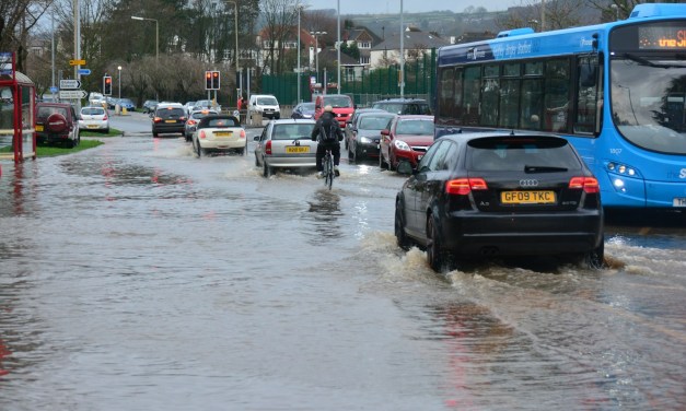 UK govt funds smart network for extreme weather prediction 