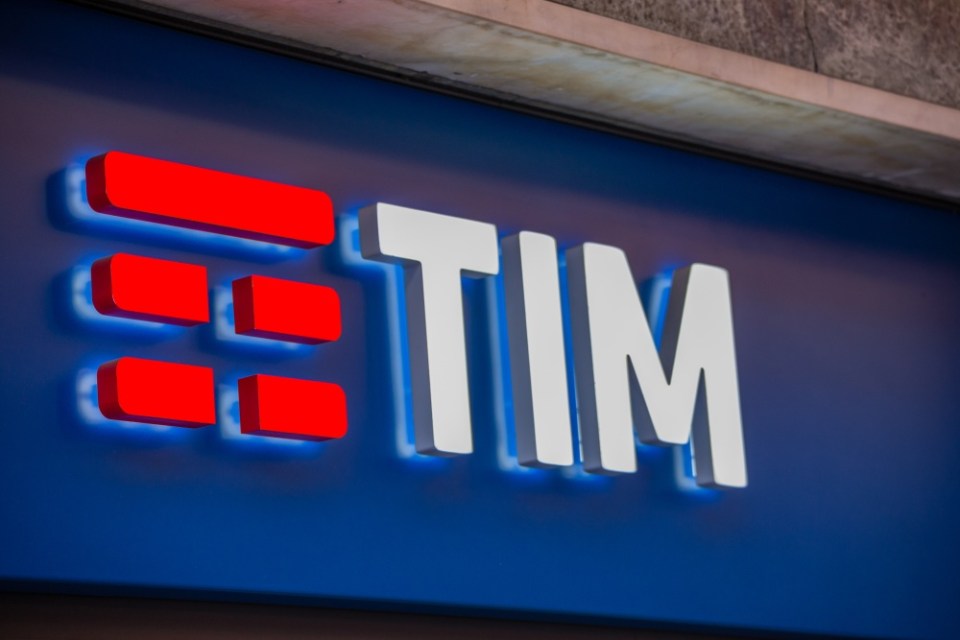Vivendi begins to sell down stake in TIM