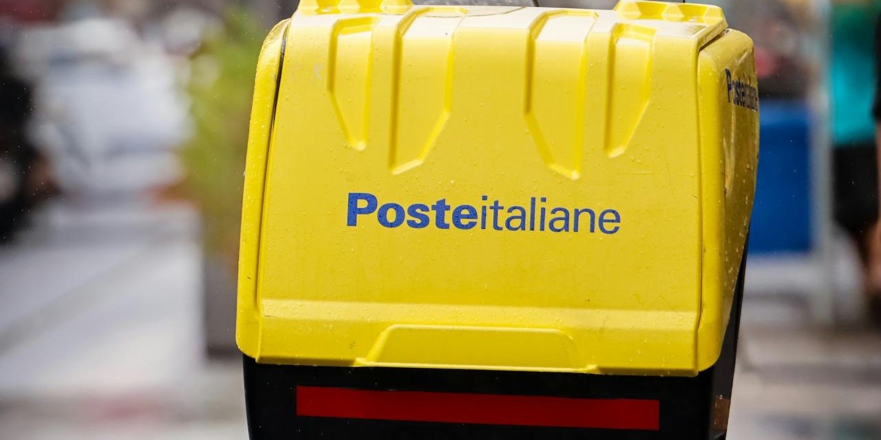 Poste Italiane signals state return with €10.8bn Telecom Italia bid