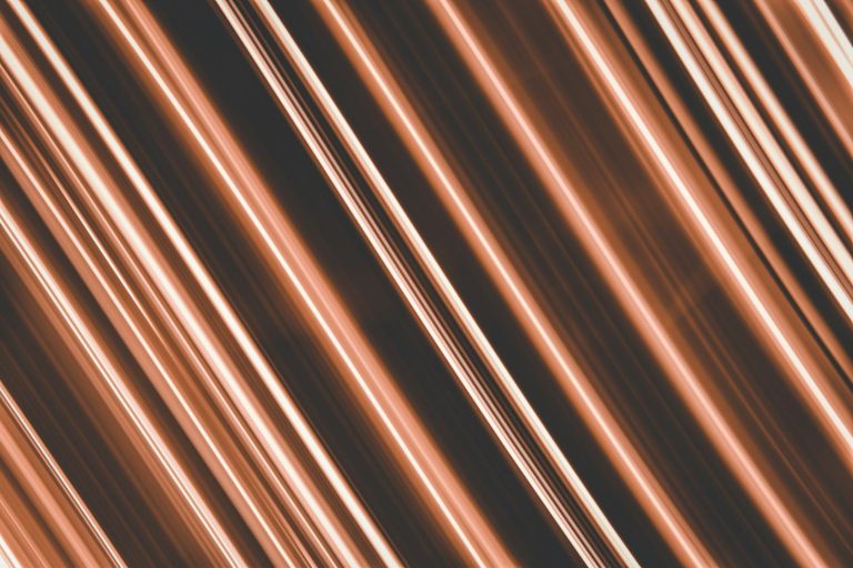 a blurry image of lines in brown and white